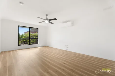 Property photo of 14 Spoonbill Way Eli Waters QLD 4655