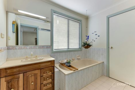 Property photo of 4 Nectar Mews Knoxfield VIC 3180
