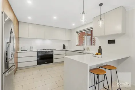 Property photo of 40 Brampton Circuit Delahey VIC 3037