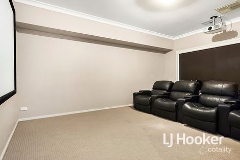 Property photo of 16 Tamborine Avenue Point Cook VIC 3030