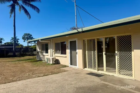2/18 Michael Moohin Dr, Slade Point, QLD 4740