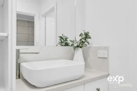 Property photo of 66 Condor Avenue Burton SA 5110