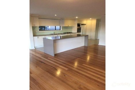 Property photo of 8 Lobb Place Wanniassa ACT 2903