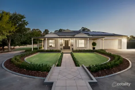 Property photo of 8 Clarendon Close Strathfieldsaye VIC 3551