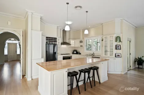 Property photo of 8 Clarendon Close Strathfieldsaye VIC 3551