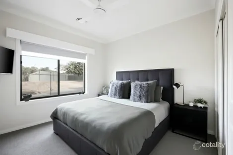 Property photo of 8 Clarendon Close Strathfieldsaye VIC 3551