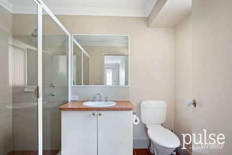 5/2 Ayer Rd, Queens Park, WA 6107