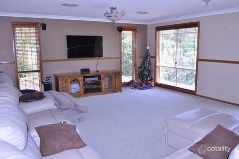 Property photo of 7 Kallara Link Cordeaux Heights NSW 2526