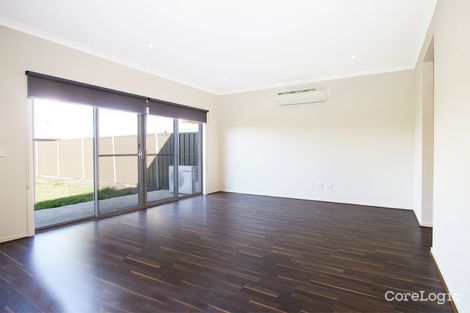 Property photo of 30 Brunswick Crescent Craigieburn VIC 3064