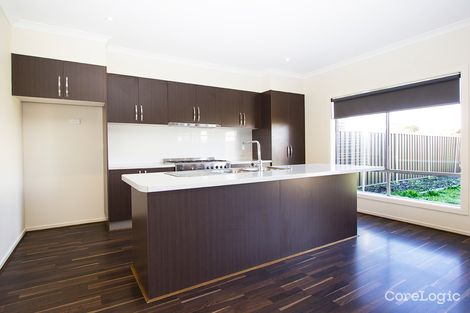 Property photo of 30 Brunswick Crescent Craigieburn VIC 3064