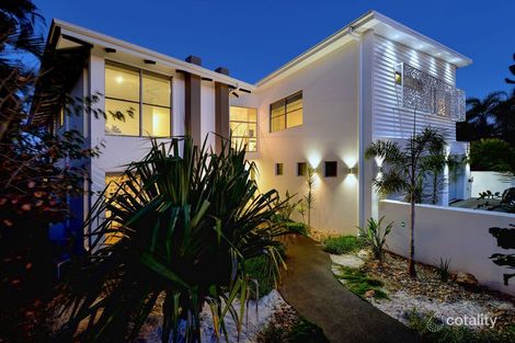 Property photo of 15 Cedar Place Broadbeach Waters QLD 4218