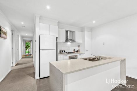 Property photo of 11 Prichard Walk Point Cook VIC 3030