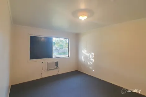 Property photo of 41 Beardmore Crescent Dysart QLD 4745