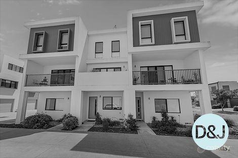 25/17 Edgeware Cl, Pakenham, VIC 3810