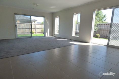 Property photo of 16 Grandpark Circuit Point Cook VIC 3030