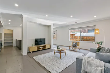 Property photo of 15 Marlowe Grange Mernda VIC 3754