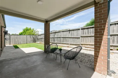 Property photo of 15 Marlowe Grange Mernda VIC 3754