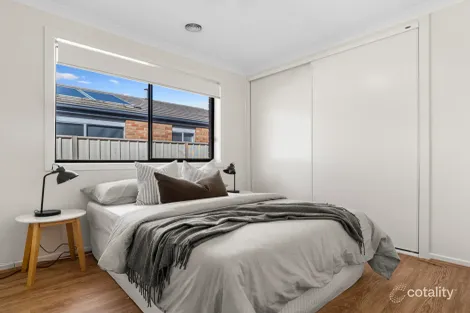 Property photo of 12 Mallow Street Brookfield VIC 3338