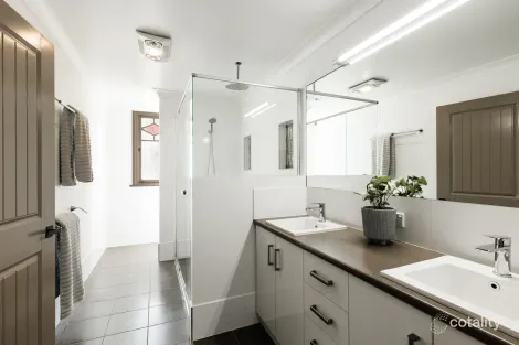 Property photo of 204 Spring Street Middle Ridge QLD 4350