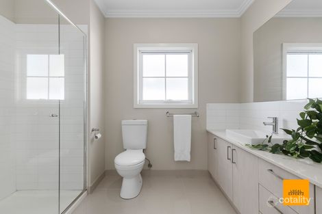 Property photo of 8/7 Toolondo Close Caroline Springs VIC 3023