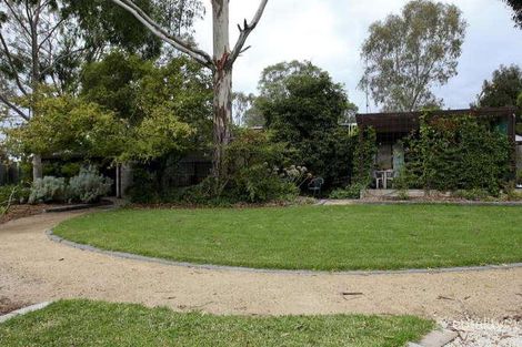 9 New St, California Gully, VIC 3556