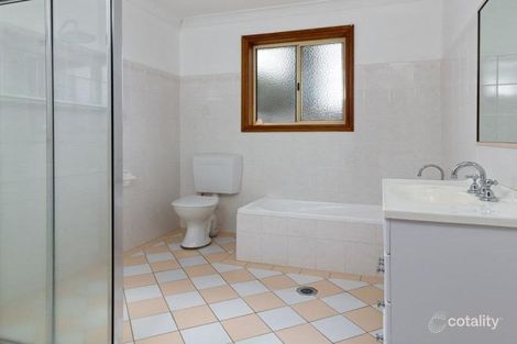 Property photo of 78 Undurra Drive Glenfield Park NSW 2650