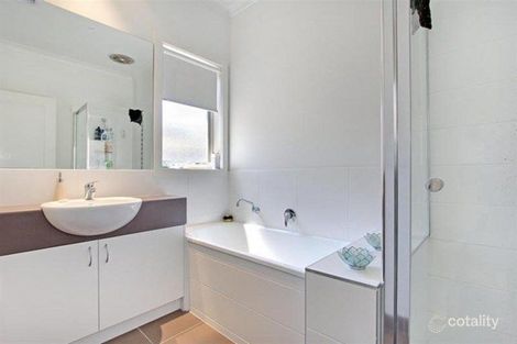 Property photo of 12/239 Dunns Road Mornington VIC 3931