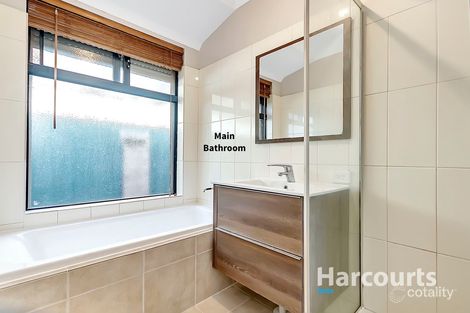 Property photo of 15 Retreat Green Banksia Grove WA 6031