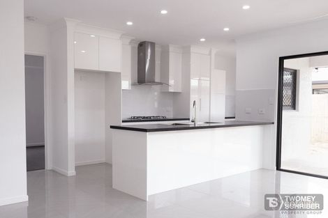 19 Sawyer Ent, Redlynch, QLD 4870