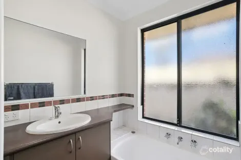 Property photo of 21 Addingham Drive Ellenbrook WA 6069
