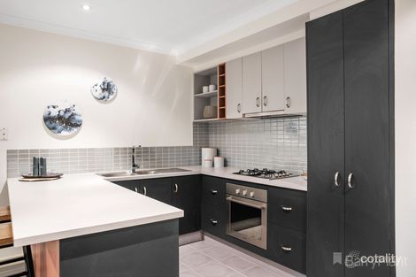 Property photo of 10 Stonebridge Lane Pakenham VIC 3810