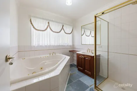 Property photo of 13 Bridgeview Court Warrnambool VIC 3280