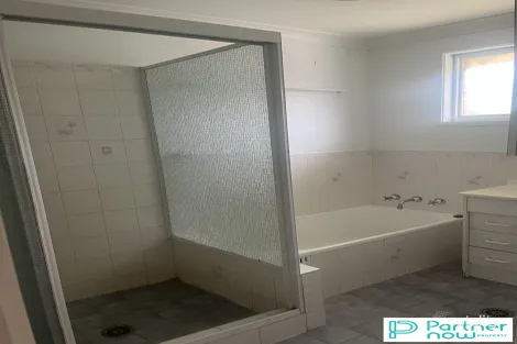 Property photo of 1 Hamilton Court West Tamworth NSW 2340