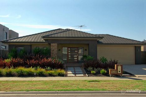 13 Coorong Cir, Waterways, VIC 3195