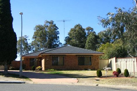 4 Cleary Pl, St Clair, NSW 2759