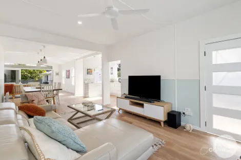 Property photo of 31 Tomaree Road Shoal Bay NSW 2315