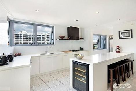 Property photo of 7/120 Surf Parade Broadbeach QLD 4218