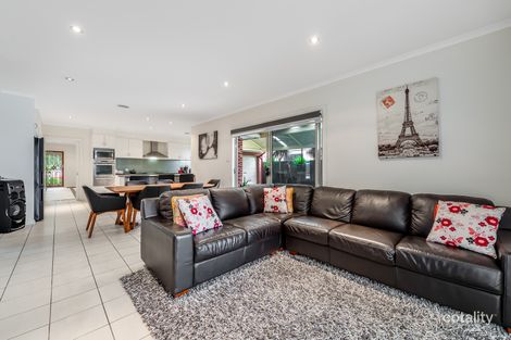 Property photo of 12 Peppermint Crescent Manor Lakes VIC 3024