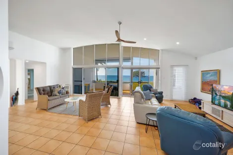 Property photo of 154 Barolin Esplanade Coral Cove QLD 4670