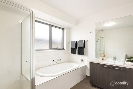 Property photo of 14 Harcrest Boulevard Wantirna South VIC 3152