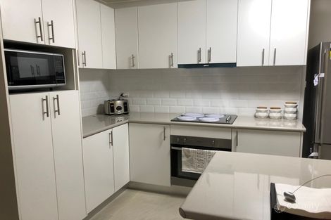 Property photo of 10 Hendra Close St Johns Park NSW 2176