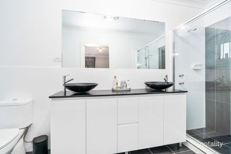 Property photo of 28 Plymouth Boulevard Spring Farm NSW 2570