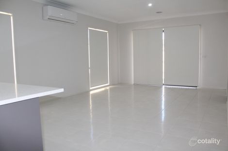 Property photo of 51 Grassbird Drive Point Cook VIC 3030