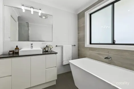 Property photo of 6 Kerr Close Narraweena NSW 2099