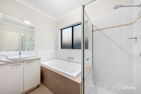 Property photo of 14 Plume Place Point Cook VIC 3030