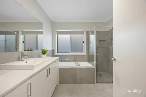 Property photo of 30 Sherry Circuit Fraser Rise VIC 3336