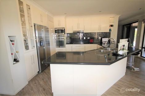 Property photo of 50 Hale Haven Drive Stanthorpe QLD 4380