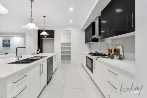 Property photo of 10 Mombassa Drive Wollert VIC 3750