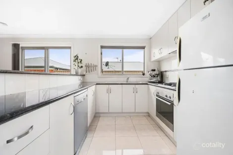 Property photo of 7 Muller Court Mount Clear VIC 3350