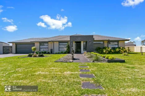 Property photo of 28 Chris Crescent Traralgon VIC 3844